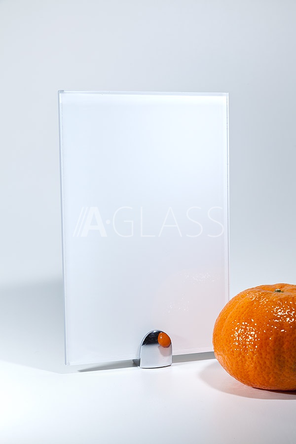 RAL 9003: Лакобель WHITE PURE (AGC), PLANILAQUE ULTRA WHITE (SGG), Монолак белый на просветленном стекле (Белгород), Low-iron painted glass 9003 (Китай)